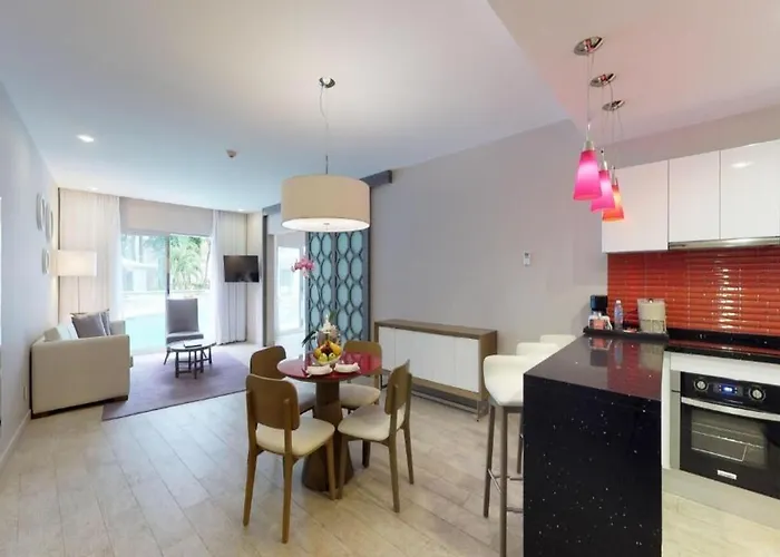 Hotel Residences At The Fives 5*