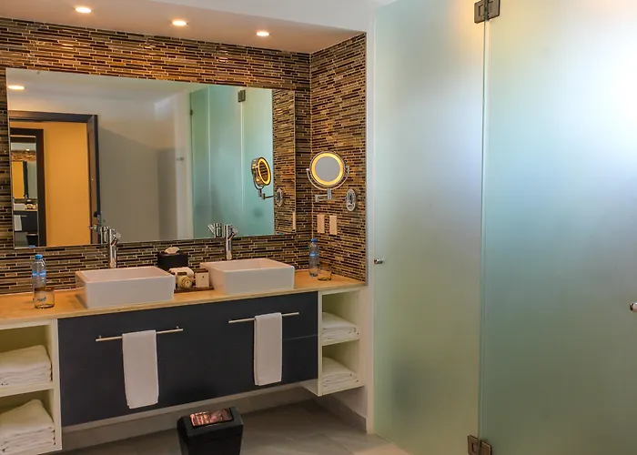 Residences At The Fives 5*