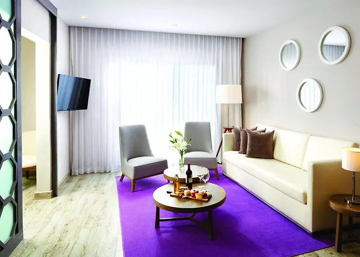 Hotel Residences At The Fives