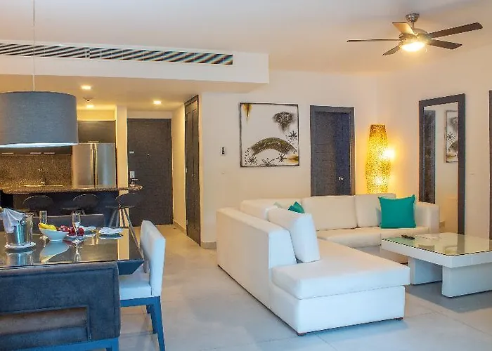 Residences At The Fives Hotel 5*